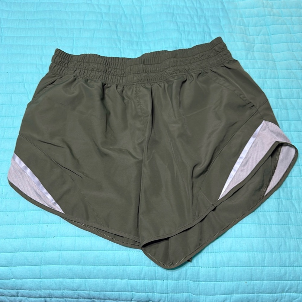 Running shorts with pockets